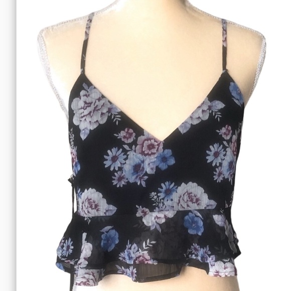 Forever 21 Tops - FOREVER 21 CROP TANK TOP CROSS BACK NWT SIZE M